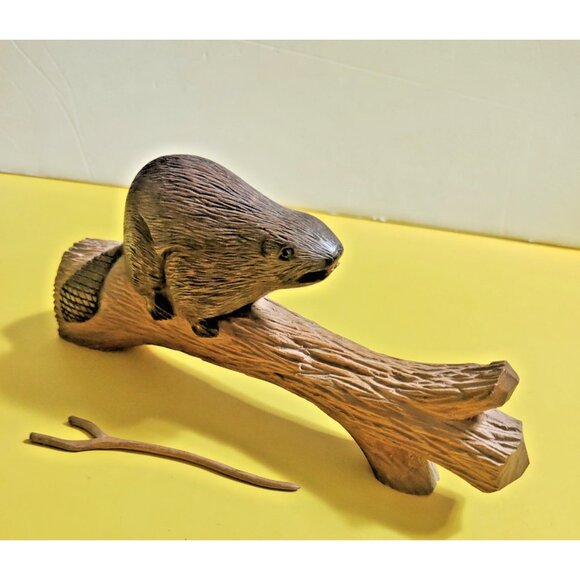 Vintage Carved Wood Art Detailed Beaver on a Log signed E. Hirt 8" x 4" - Picture 10 of 15